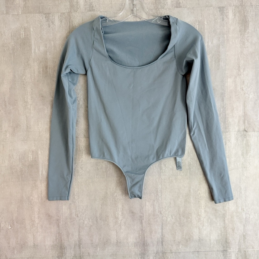 SKIMS Essential Long Sleeve Scoop Neck Bodysuit L/XL (Fits a S/M) Artic Blue